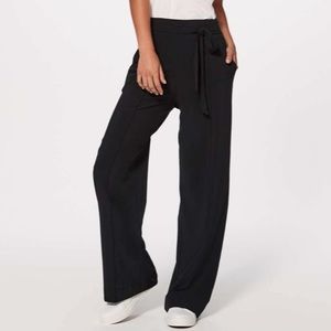 Lululemon Noir Pant